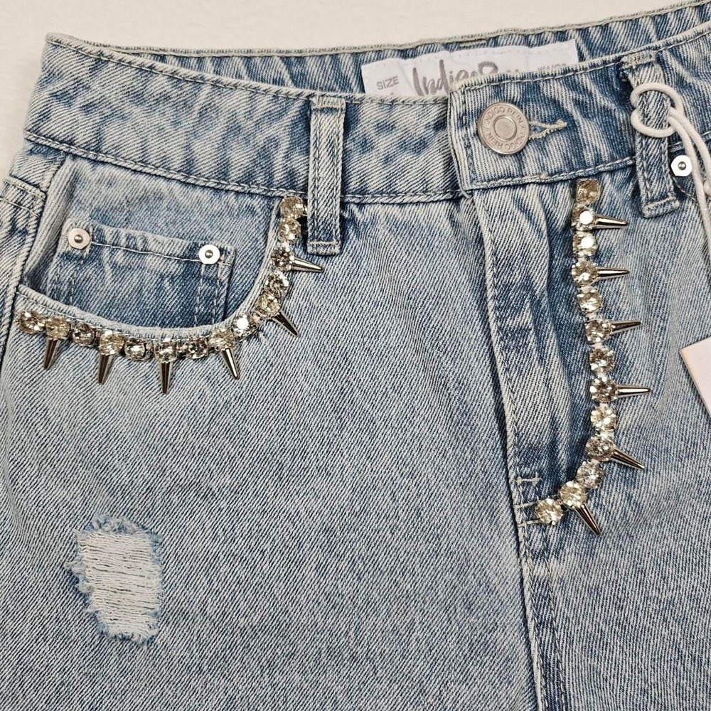 Indigo Rein Womens Distressed Denim Shorts Light Wash Rhinestone Spike Size 1 24